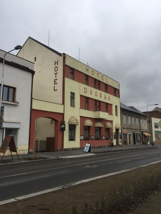 Hotel Dvorak Chrast Exteriör bild